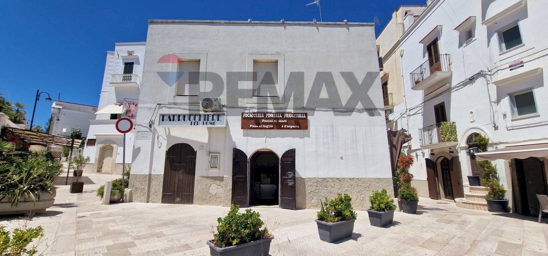 Edificio all\'aperto - Commercial Premises Piazza Roma
2, Vieste - photo 3