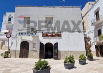 Edificio all\'aperto - Commercial Premises Piazza Roma
2, Vieste - photo 3