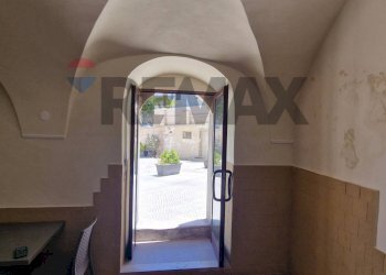Soggiorno - Commercial Premises Piazza Roma
2, Vieste - photo 9