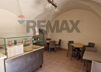 Sala da pranzo - Commercial Premises Piazza Roma
2, Vieste - photo 10