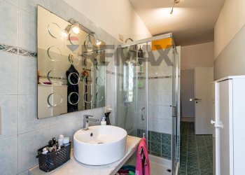 Bagno - Four-room apartment via dell'atleta
 
35, Seregno - photo 22