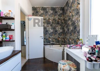 Bagno - Four-room apartment via dell'atleta
 
35, Seregno - photo 25