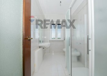 Bagno - Three-room apartment Via Dante
 
8, Olgiate Olona - photo 15