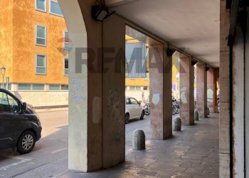 Edificio all\'aperto - Negozio via belzoni
10, Padova - foto 9