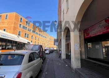 Edificio all\'aperto - Negozio via belzoni
10, Padova - foto 10