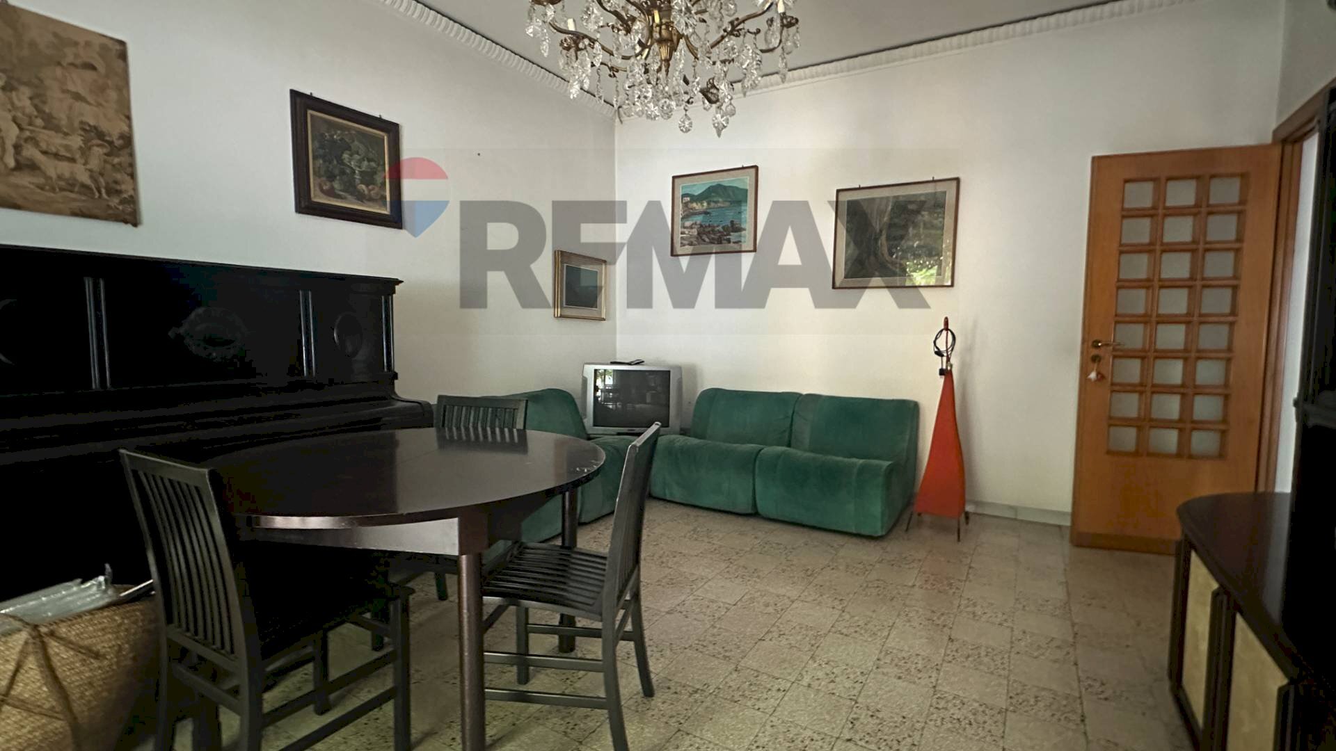 Sala da pranzo - Quadrilocale Via Bernardo Cavallino
93, Napoli - foto 2