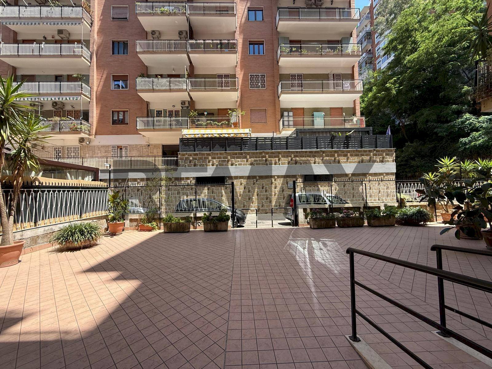 Edificio all\'aperto - Appartamento Via Pigna
76, Napoli - foto 2