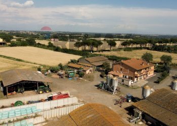 Edificio all\'aperto - Farm VIA DI TRAGLIATELLA
144, Roma - photo 1