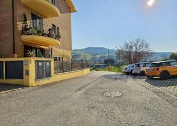 Edificio all\'aperto - Three-room apartment CONTRADA CANALE
12, Fermo - photo 2