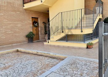 Terrazza - Three-room apartment CONTRADA CANALE
12, Fermo - photo 3