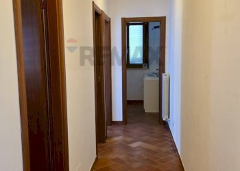 Hall / corridoio - Three-room apartment CONTRADA CANALE
12, Fermo - photo 11