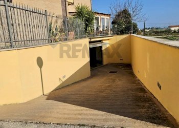 Terrazza - Three-room apartment CONTRADA CANALE
12, Fermo - photo 23