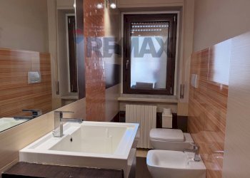 Bagno - Four-room apartment Viale XXIV Maggio
 
96, Campobasso - photo 16