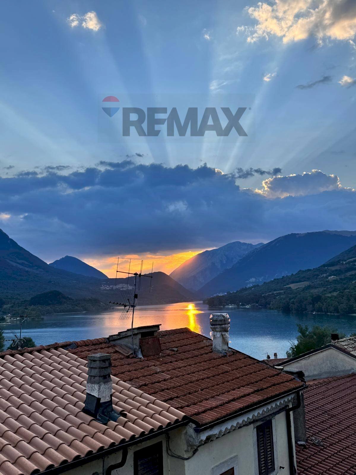 Vista delle montagne - Three-room apartment Via Tricagli
 
17/C, Barrea - photo 1