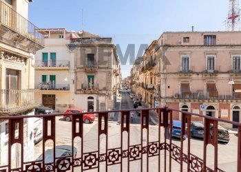 Balcone - Casa indipendente Via Ippari
 
4, Ragusa - foto 9