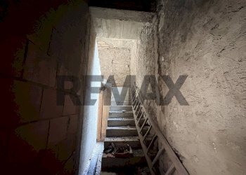 Scale - Rustico Via ludovico ariosto
 
14, Comiso - foto 9
