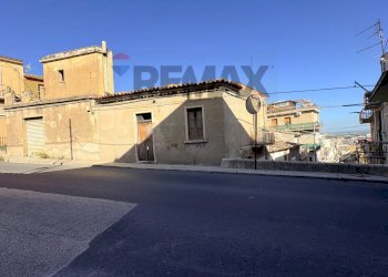 Edificio all\'aperto - Casa indipendente Via Garibaldi
 
77, Comiso - foto 4