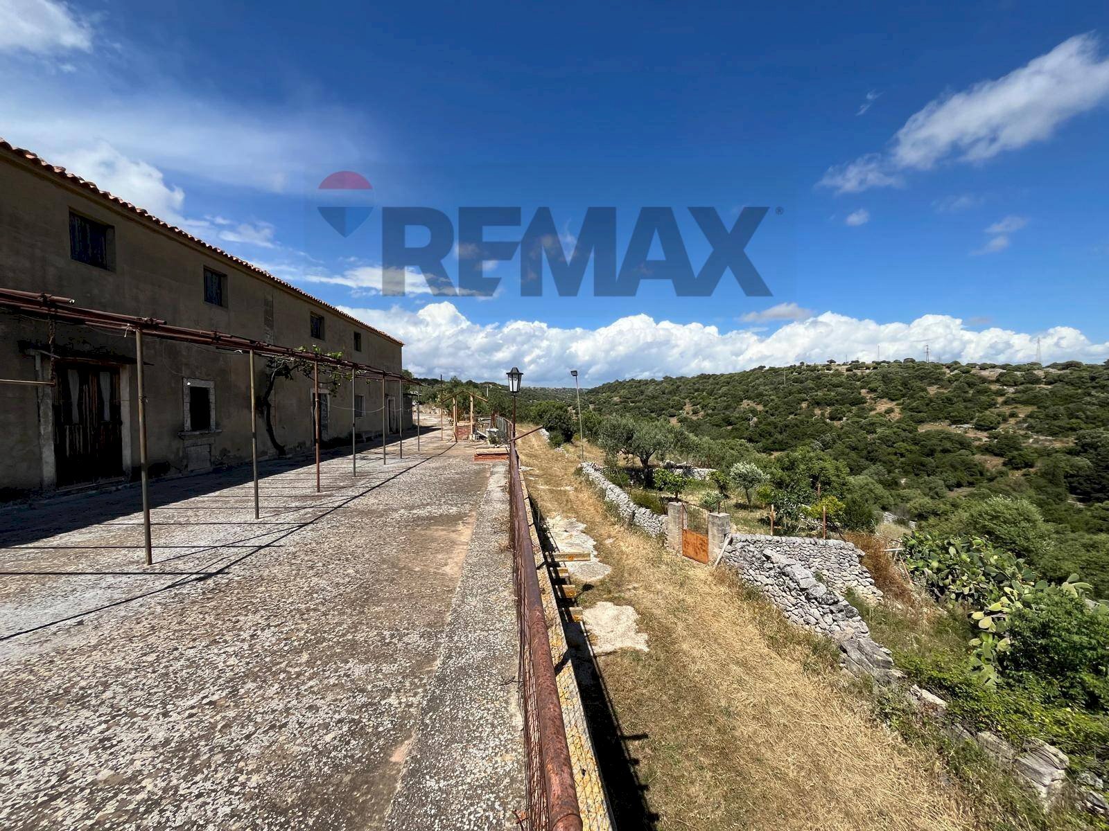Edificio all\'aperto - Rustico Contrada Cavalusi
Snc, Ragusa - foto 3