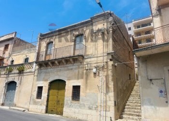 Edificio all\'aperto - Casa indipendente Via Roma
 
309, Modica - foto 1