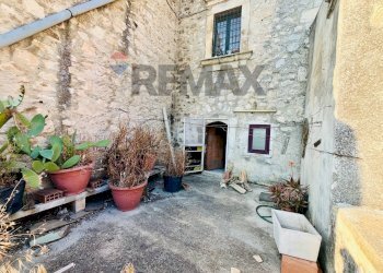 Casa all\'aperto - Independent house Via Vittorio Emanuele III
 
98, Monterosso Almo - photo 16