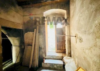 Scale - Independent house Via Vittorio Emanuele III
 
98, Monterosso Almo - photo 20