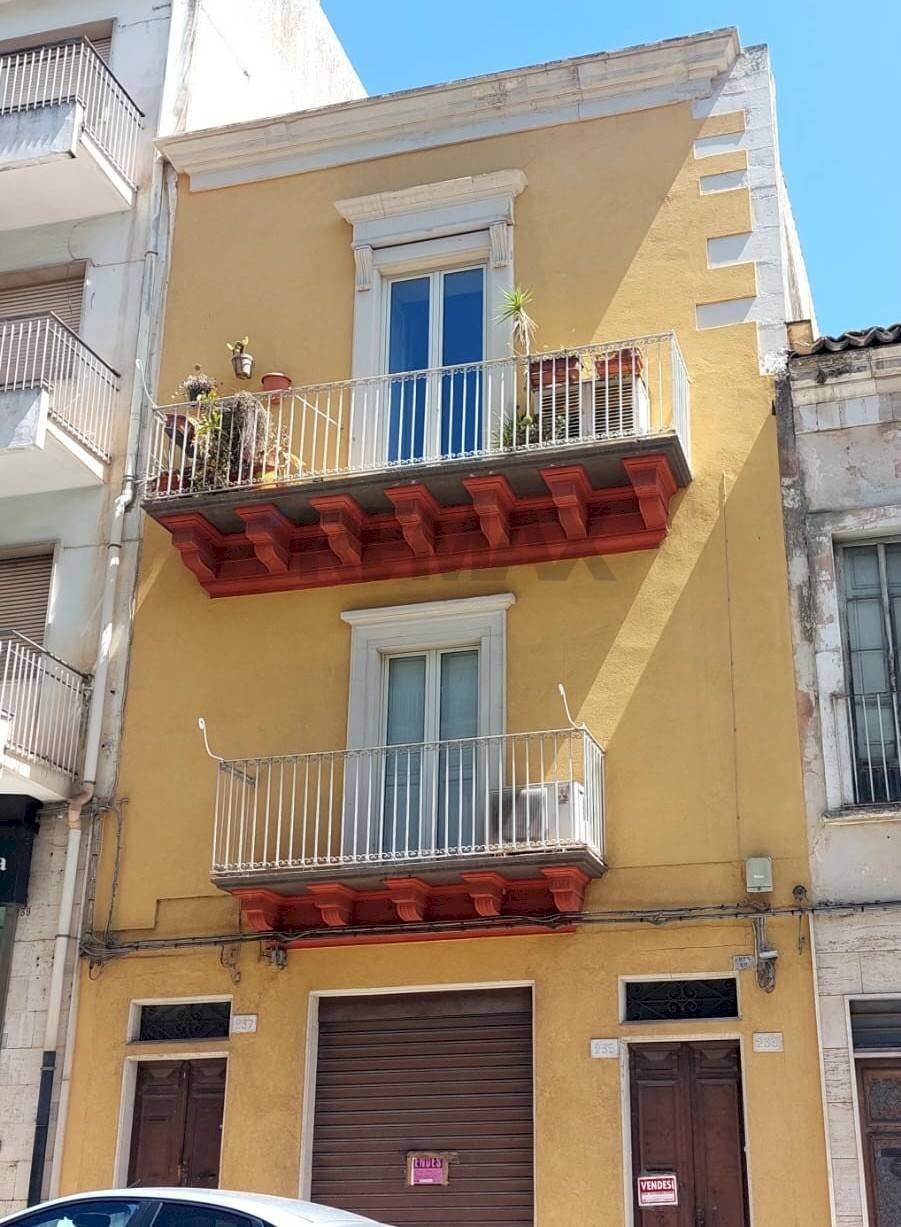 Edificio all\'aperto - Independent house Corso Italia
 
233-235-237, Ragusa - photo 1