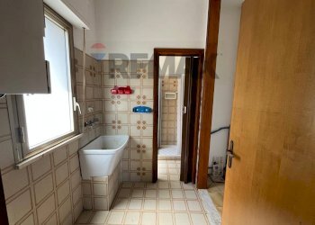 Bagno - Apartment via Ugo la Malfa
 
1, Ragusa - photo 9