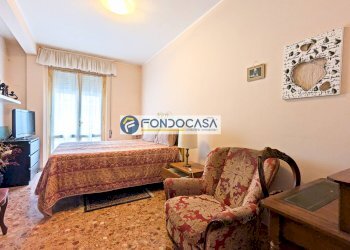 camera matrimoniale 2 - Appartamento Viale Colombo
 
368, Camaiore - foto 15