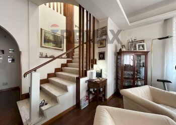 Scale - Semi-detached Villa Via Lazio
 
32, Aprilia - photo 3