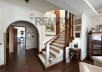 Scale - Semi-detached Villa Via Lazio
 
32, Aprilia - photo 9