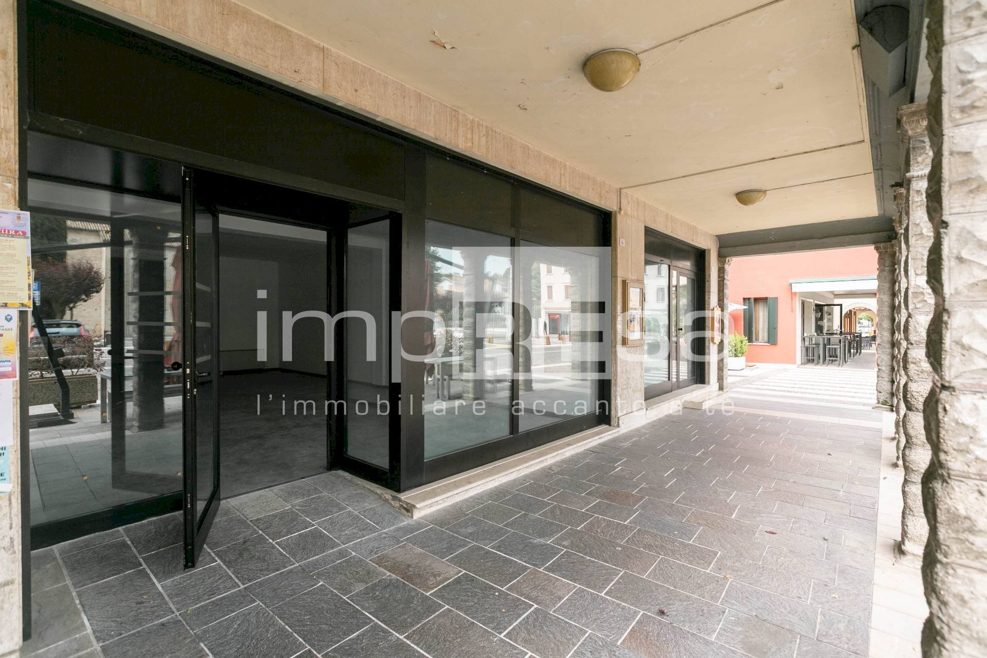 Foto 2 - Negozio PIAZZA UMBERTO PRIMO
25, Meduna di Livenza - foto 2