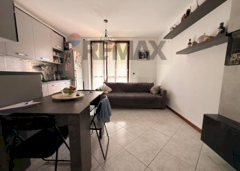 Sala da pranzo - Trilocale via Galileo Galilei
 
6, Dresano - foto 3