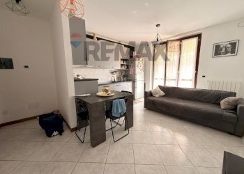 Sala da pranzo - Trilocale via Galileo Galilei
 
6, Dresano - foto 4