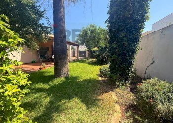 Giardino - Villa Via Belice
 
10, Valderice - foto 19