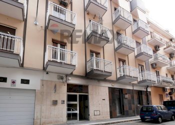 Edificio all\'aperto - Four-room apartment Via Silvio Pellico
 
50, Bitonto - photo 1