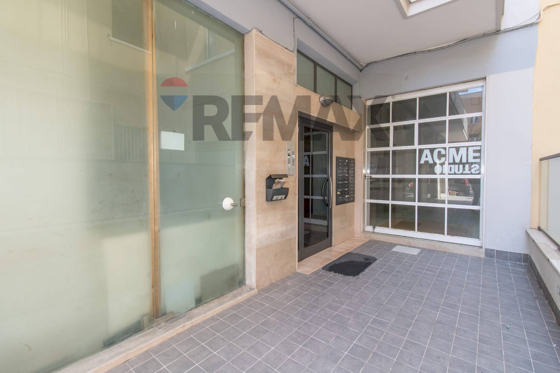 Terrazza - Three-room apartment via Umbria
48, Pescara - photo 2