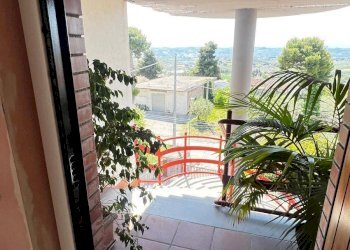 Balcone - Quadrilocale via della madonnuccia
 
24, Città Sant'Angelo - foto 6