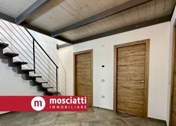 Foto 1 - Villa Bifamiliare Frazione Collina
 
77, Castelraimondo - foto 1