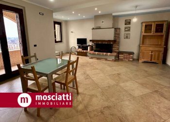 Foto 4 - Villa Bifamiliare Frazione Collina
 
77, Castelraimondo - foto 4