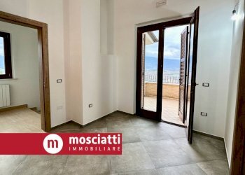 Foto 8 - Villa Bifamiliare Frazione Collina
 
77, Castelraimondo - foto 8