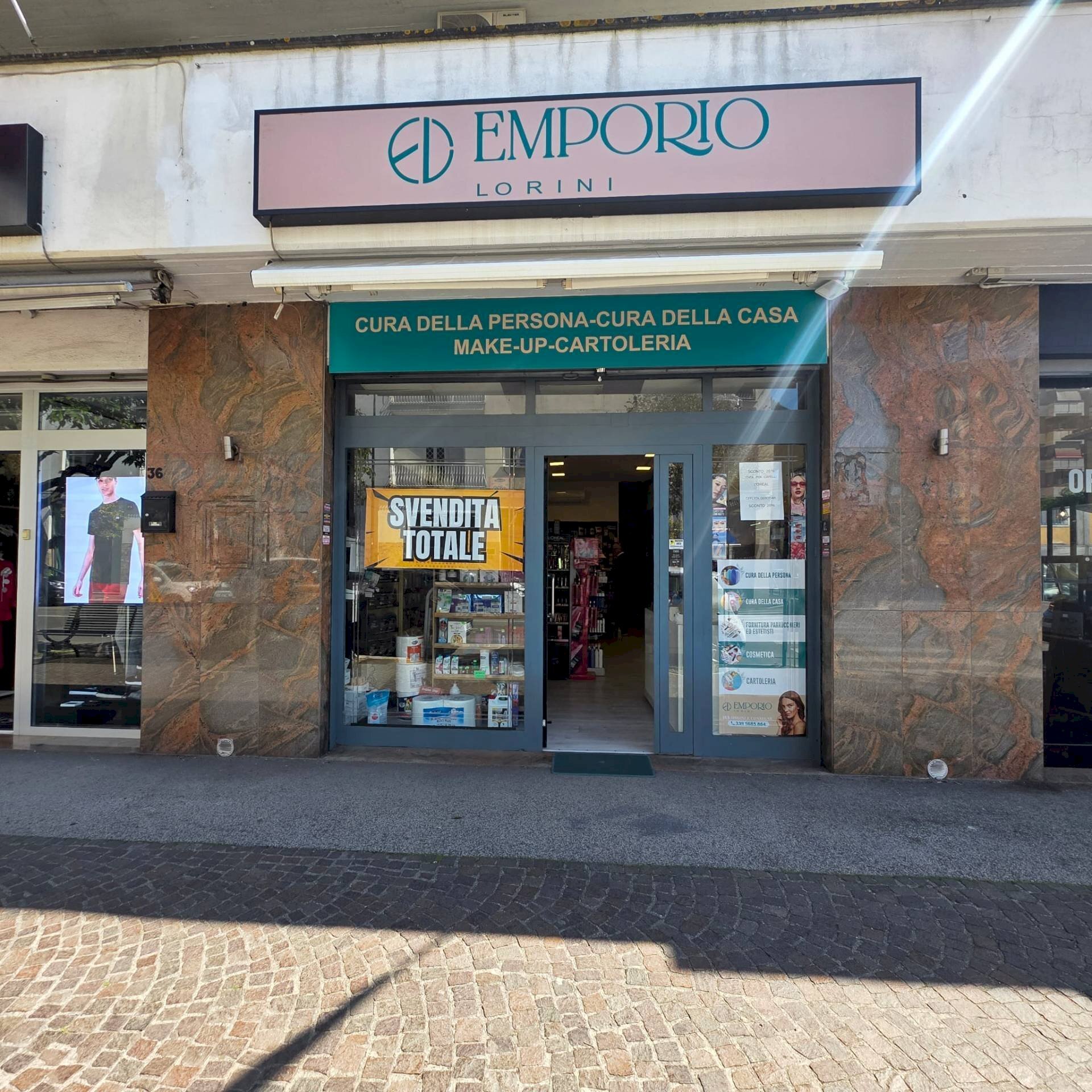 Foto 1 - Negozio Via Roma
 
34, Pomezia - foto 1