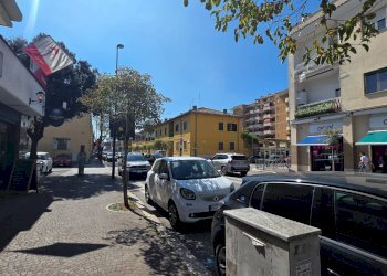 Foto 12 - Negozio Via Roma
34, Pomezia - foto 12