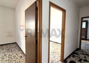 Hall / corridoio - Apartment Oristano - photo 11