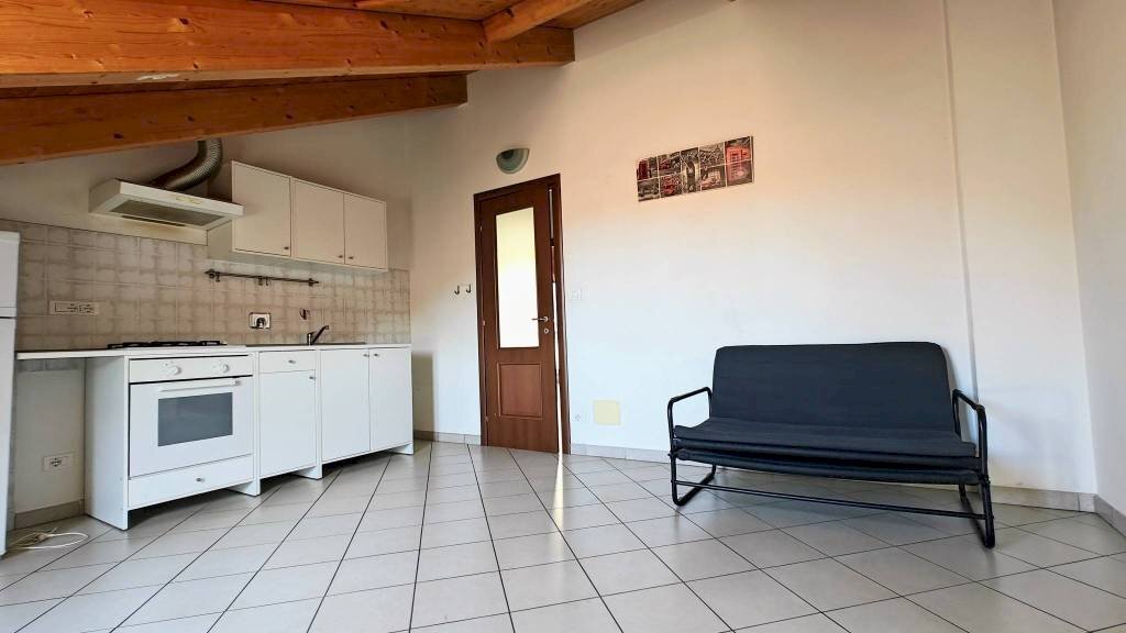 Cucina - Trilocale via Giuseppe Talucchi, 32, Torino (zona San Donato) - foto 2
