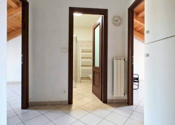 Corridoio - Three-room apartment via Giuseppe Talucchi, 32, Torino (neighborhood San Donato) - photo 5