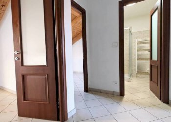 Disimpegno - Three-room apartment via Giuseppe Talucchi, 32, Torino (neighborhood San Donato) - photo 6