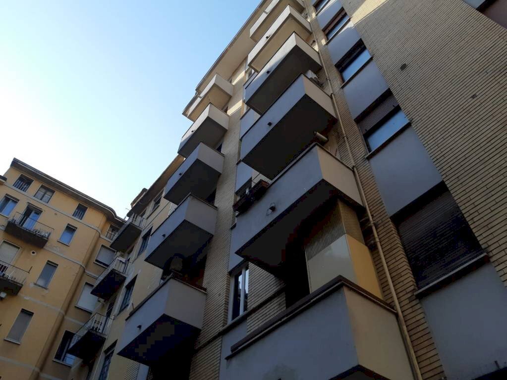 Facciata - Bilocale via Col Moschin, 11, Milano - foto 1
