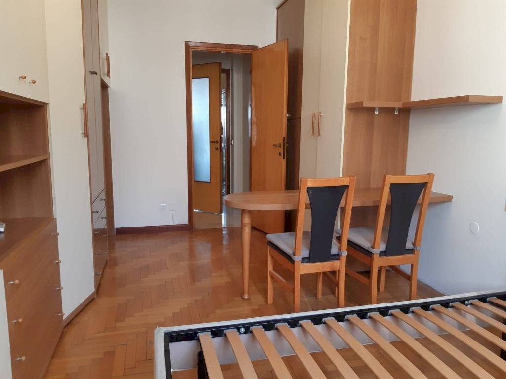 Camera da letto - Bilocale via Col Moschin, 11, Milano - foto 2