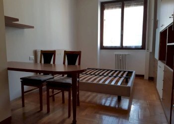 Camera da letto - Two-room apartment via Col Moschin, 11, Milano - photo 4