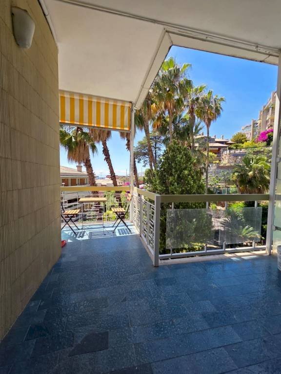 Interno palazzo - Monolocale via Giovanni Bettolo, frazione Quinto Al Mare, Genova - foto 2